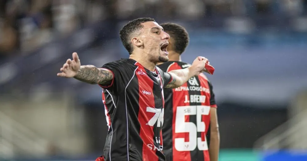 VITÓRIA VENCE O ABC DE VIRADA EM NATAL E VAI DECIDIR A COPA DO NORDESTE EM CASA CONTRA O FORTALEZA